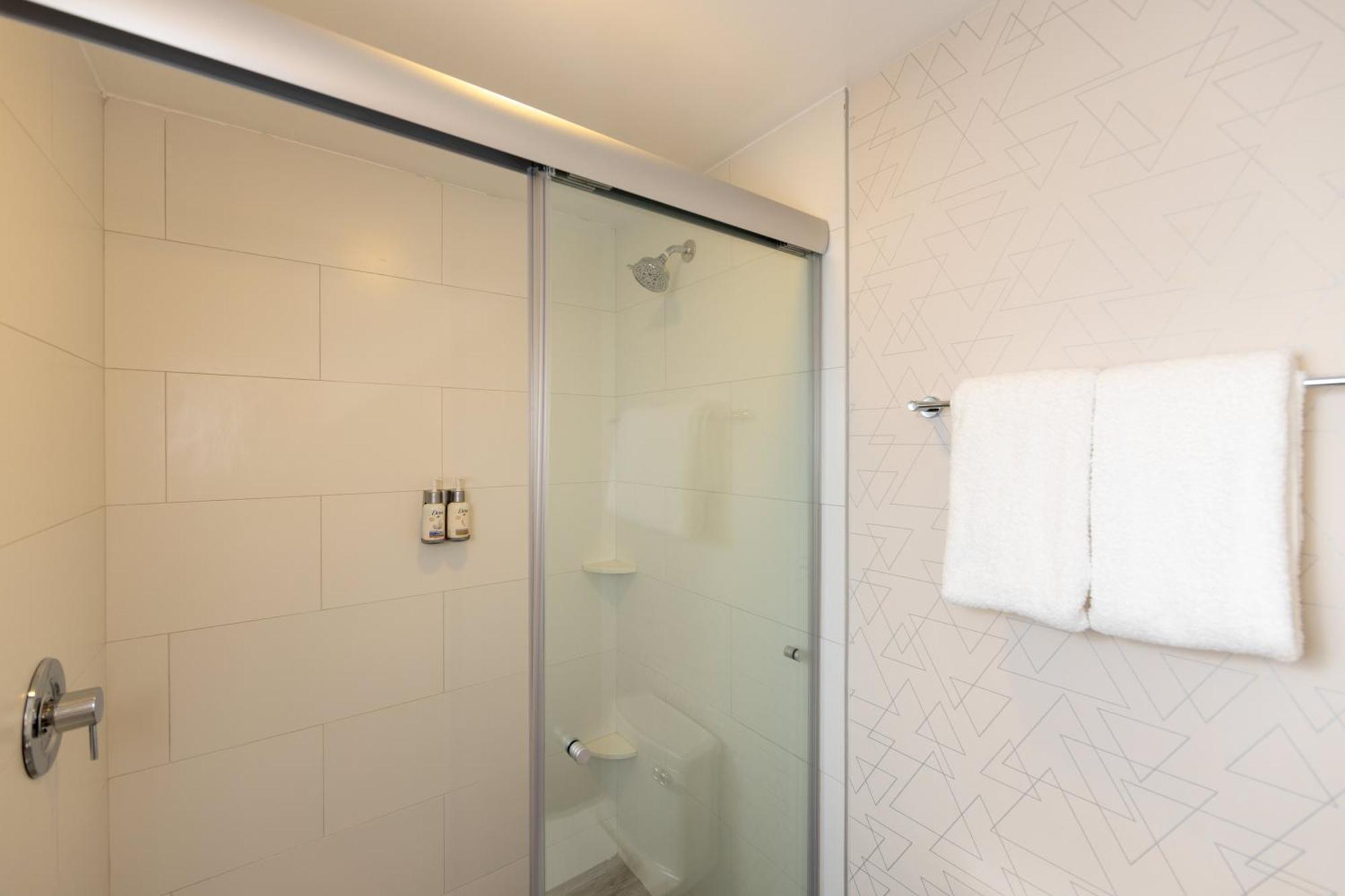 Accessible King Suite Lagoon View